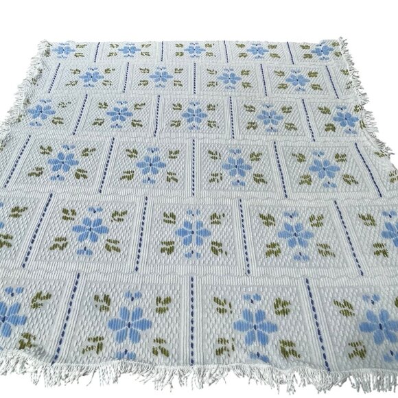 Vintage Chenille Bedspread Coverlet Floral Throw White Blue Green Fringe 60x50 - Picture 2 of 7